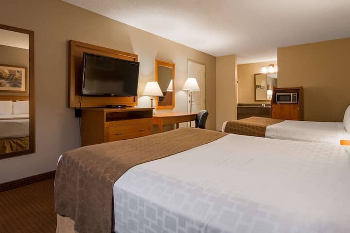 Room 4 of 30
